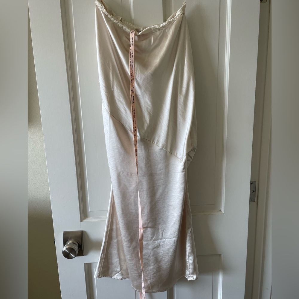 NWT! Oh Polly Marisol Bias Cut Skirt in Ivory - Picture 6 of 9